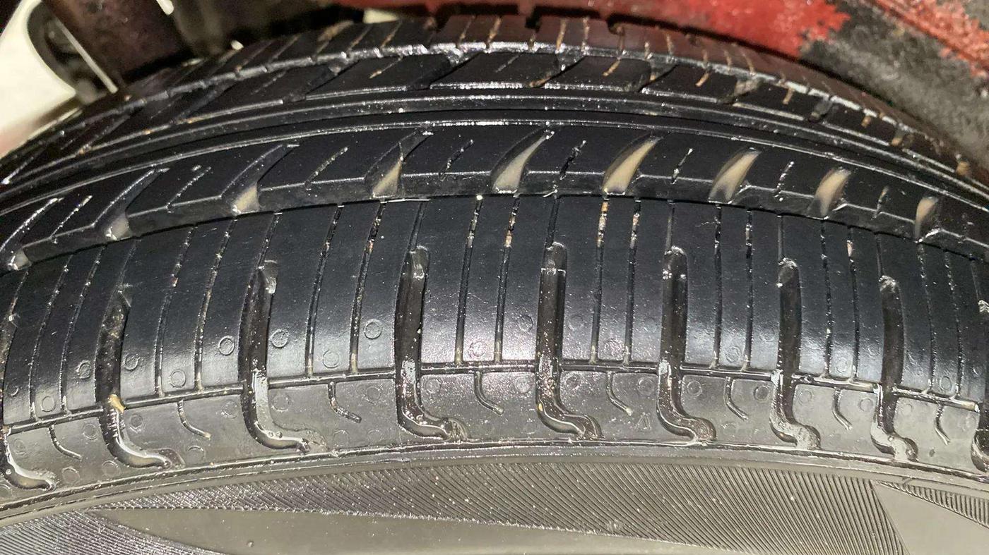 2016 Maruti Wagon R 1.0 VXI, Petrol, Manual, 30,100 km, Right Rear Tyre Tread