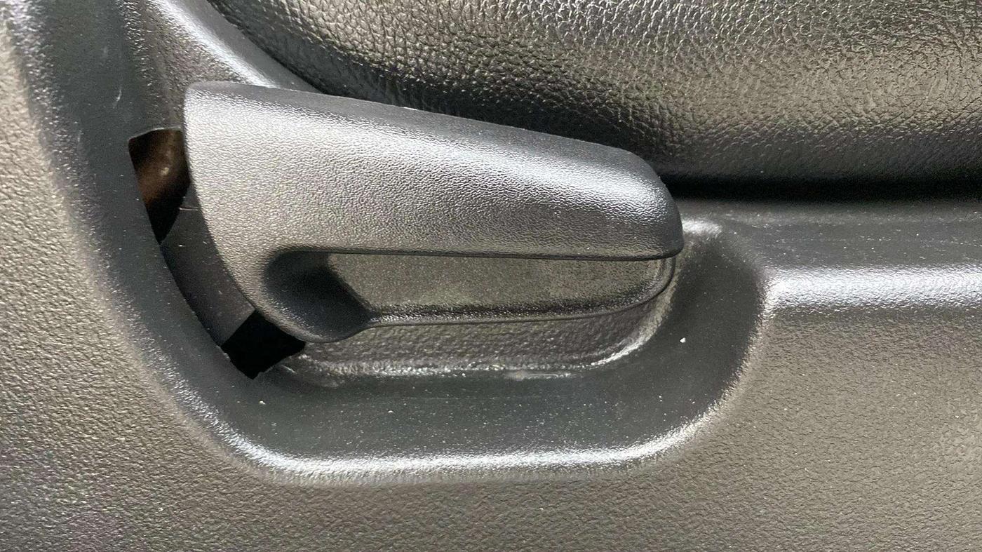 2016 Maruti Wagon R 1.0 VXI, Petrol, Manual, 30,100 km, Driver Side Adjustment Panel