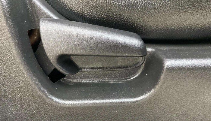 2016 Maruti Wagon R 1.0 VXI, Petrol, Manual, 30,100 km, Driver Side Adjustment Panel