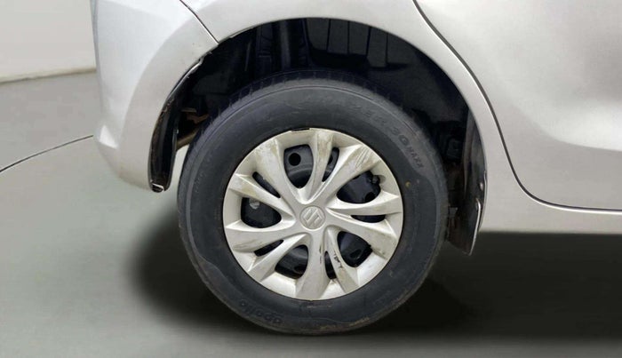 2019 Maruti Swift VXI, CNG, Manual, 44,335 km, Right Rear Wheel