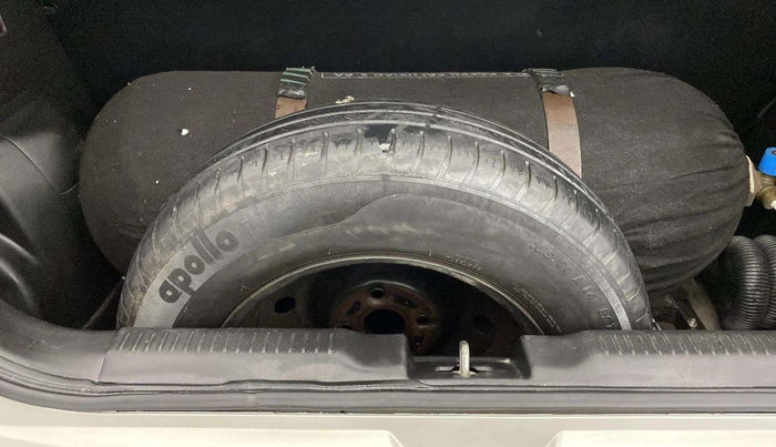 2019 Maruti Swift VXI, CNG, Manual, 44,335 km, Spare Tyre