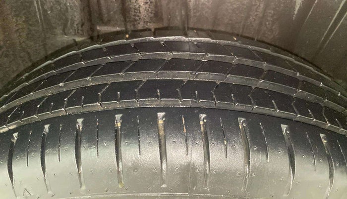 2024 Maruti Baleno ZETA 1.2 AGS, Petrol, Automatic, 1,025 km, Right Rear Tyre Tread