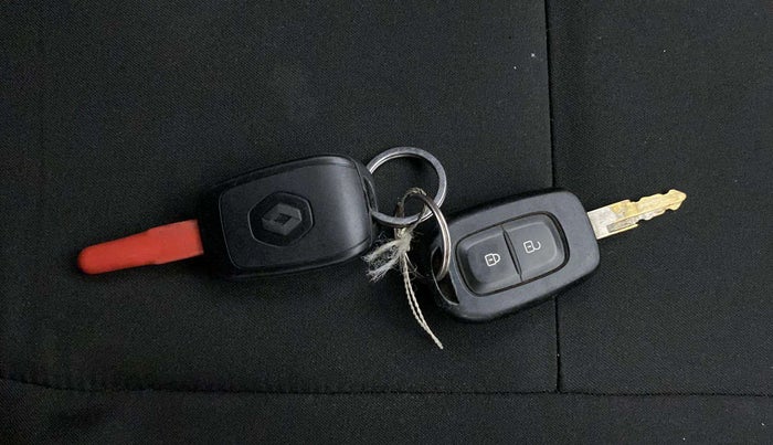 2017 Renault Kwid CLIMBER 1.0 AMT, Petrol, Automatic, 35,527 km, Key Close Up