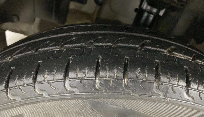 2017 Renault Kwid CLIMBER 1.0 AMT, Petrol, Automatic, 35,527 km, Left Front Tyre Tread