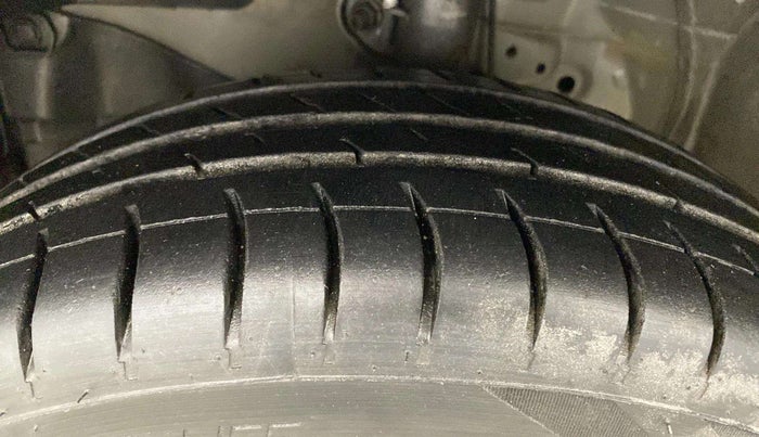 2014 Honda Amaze 1.2L I-VTEC S, Petrol, Manual, 40,938 km, Left Front Tyre Tread