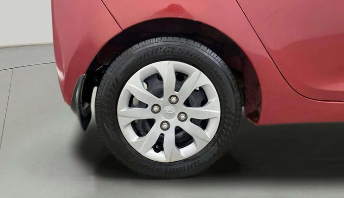 2017 Hyundai Eon SPORTZ, Petrol, Manual, 82,229 km, Right Rear Wheel