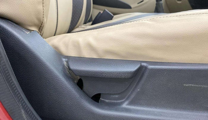 2017 Hyundai Eon SPORTZ, Petrol, Manual, 82,229 km, Driver Side Adjustment Panel