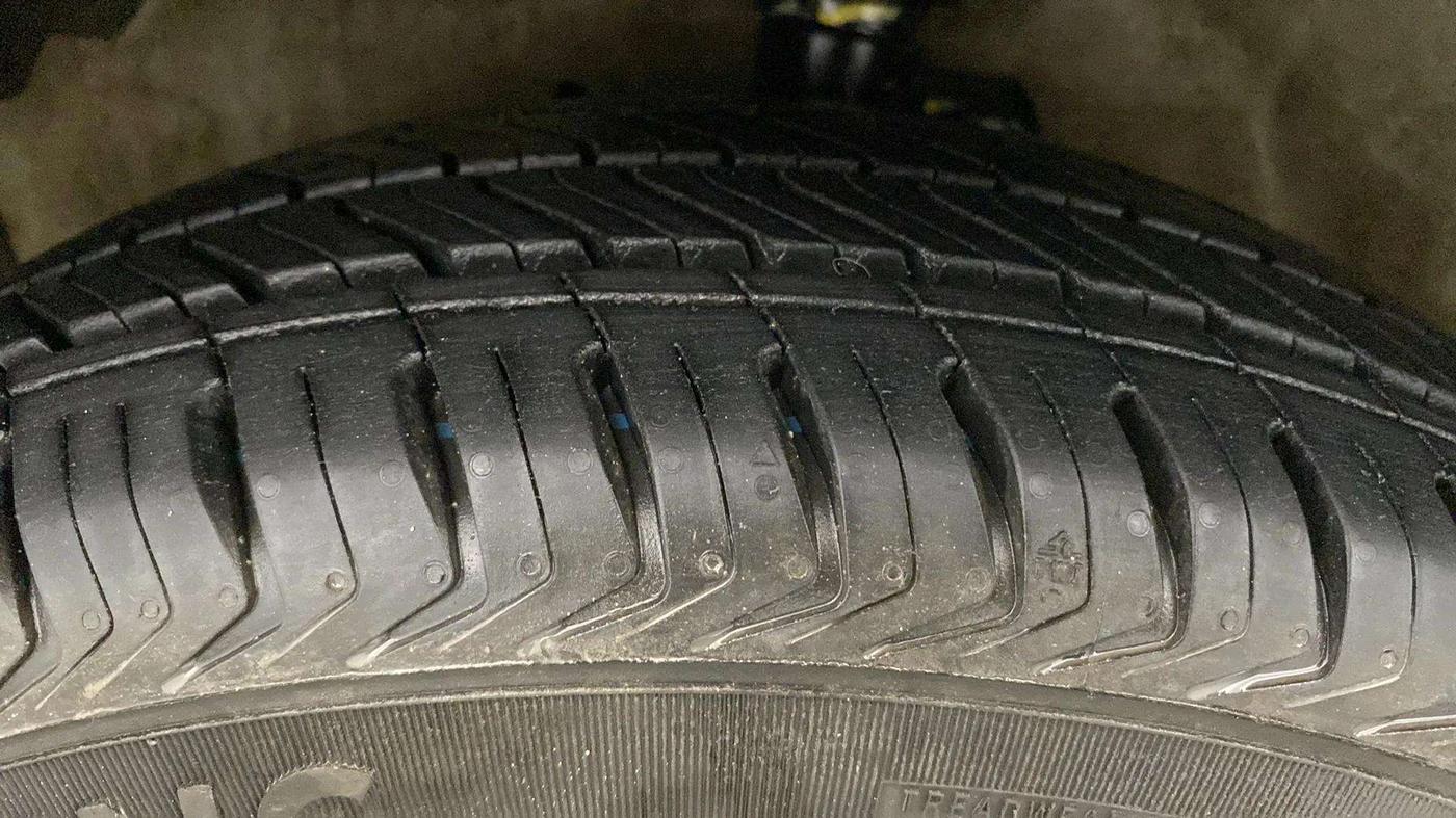 2018 Maruti Celerio X ZXI, CNG, Manual, 50,509 km, Left Front Tyre Tread