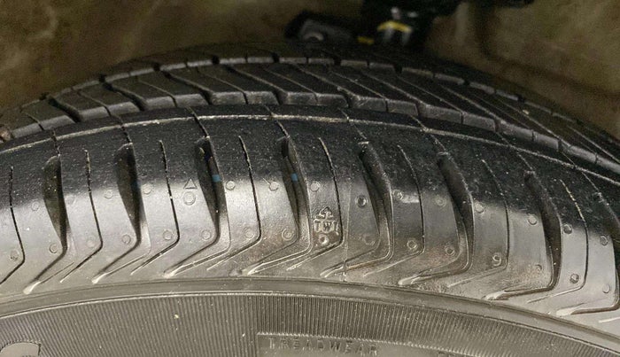 2018 Maruti Celerio X ZXI, CNG, Manual, 50,509 km, Right Front Tyre Tread