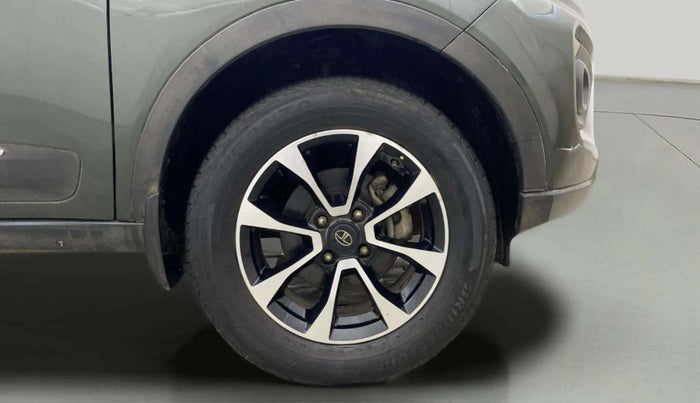 2020 Tata NEXON XZA PLUS (O) PETROL, Petrol, Automatic, 77,932 km, Right Front Wheel