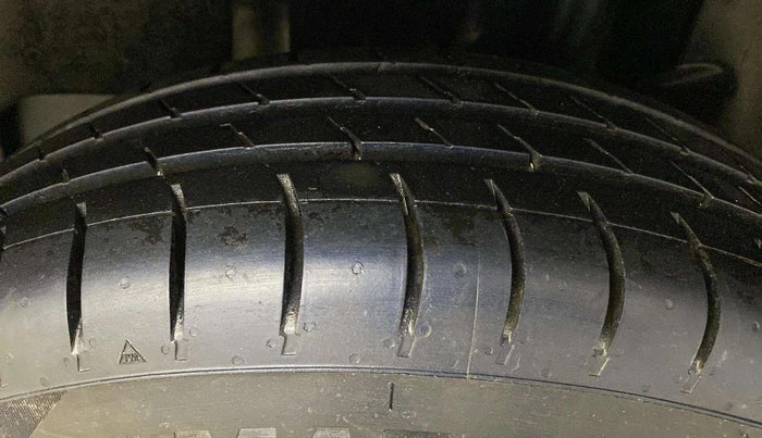 2019 Maruti Swift LXI, Petrol, Manual, 75,667 km, Left Rear Tyre Tread