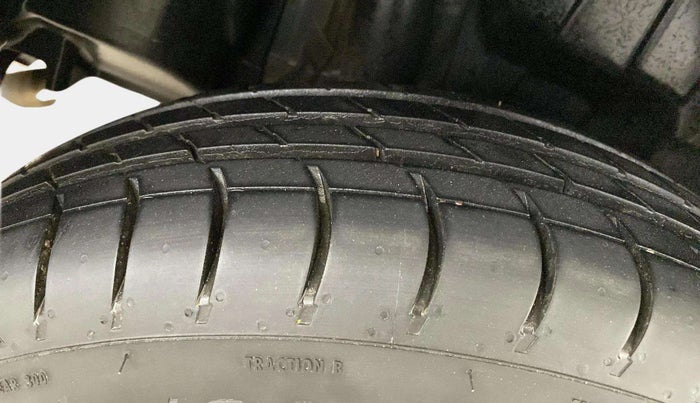 2019 Maruti Swift LXI, Petrol, Manual, 75,667 km, Right Rear Tyre Tread