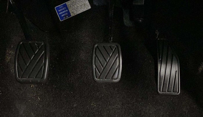2019 Maruti Swift LXI, Petrol, Manual, 75,667 km, Pedals