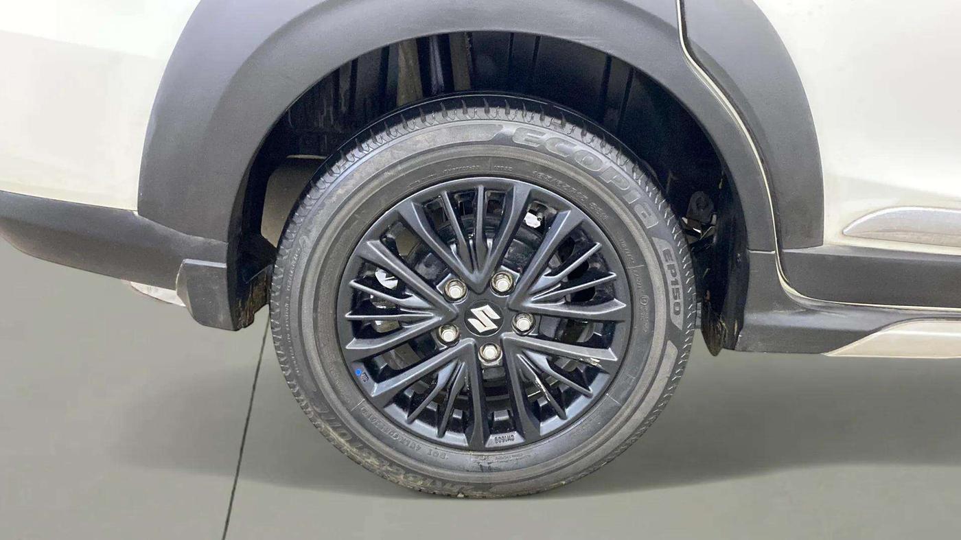 2019 Maruti XL6 ALPHA AT, Petrol, Automatic, 79,903 km, Right Rear Wheel