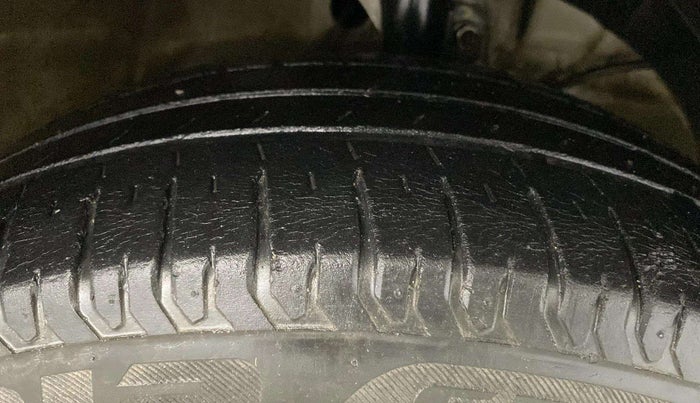 2019 Maruti XL6 ALPHA AT, Petrol, Automatic, 79,903 km, Right Front Tyre Tread