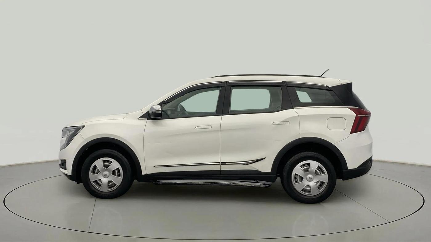 2022 Mahindra XUV700 MX D MT 5 STR, Diesel, Manual, 58,937 km, Left Side