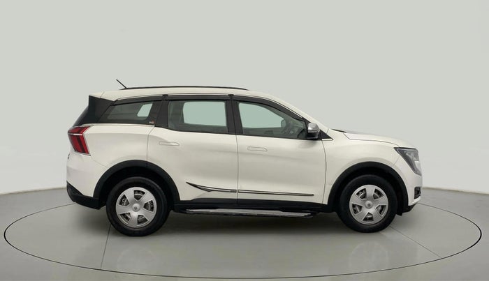 2022 Mahindra XUV700 MX D MT 5 STR, Diesel, Manual, 58,937 km, Right Side View