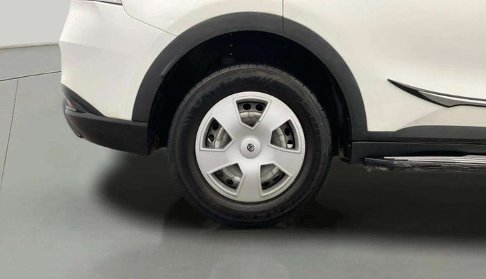 2022 Mahindra XUV700 MX D MT 5 STR, Diesel, Manual, 58,937 km, Right Rear Wheel