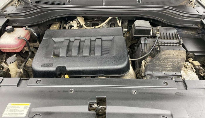 2022 Mahindra XUV700 MX D MT 5 STR, Diesel, Manual, 58,937 km, Engine View