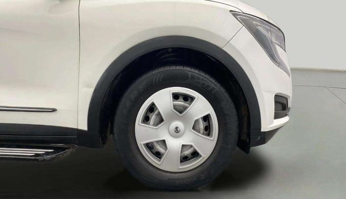 2022 Mahindra XUV700 MX D MT 5 STR, Diesel, Manual, 58,937 km, Right Front Wheel