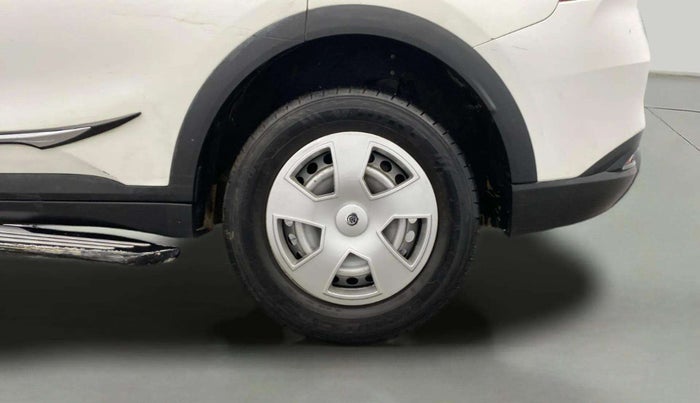 2022 Mahindra XUV700 MX D MT 5 STR, Diesel, Manual, 58,937 km, Left Rear Wheel