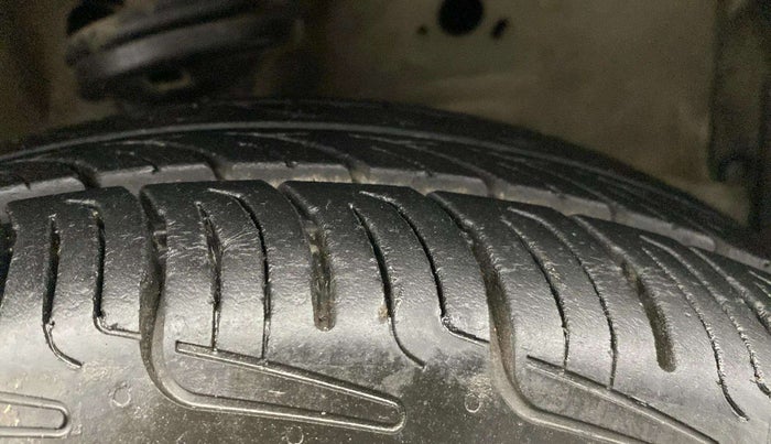 2015 Maruti Wagon R 1.0 VXI, Petrol, Manual, 58,584 km, Right Front Tyre Tread