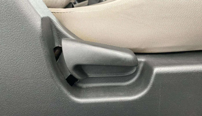 2015 Maruti Wagon R 1.0 VXI, Petrol, Manual, 58,584 km, Driver Side Adjustment Panel