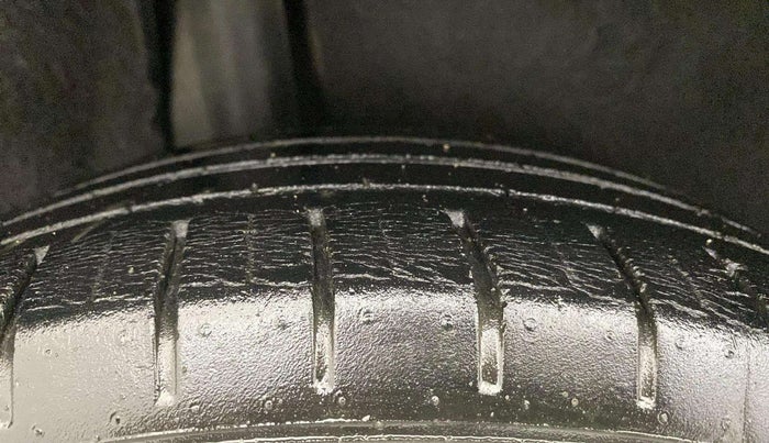 2022 Maruti Baleno ZETA PETROL 1.2, Petrol, Manual, 42,909 km, Right Rear Tyre Tread