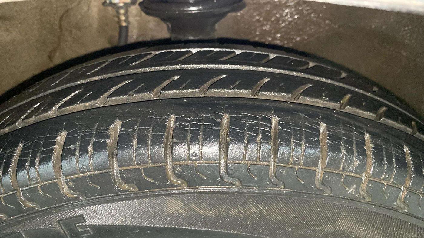2015 Maruti Alto 800 LXI, Petrol, Manual, 8,737 km, Right Front Tyre Tread