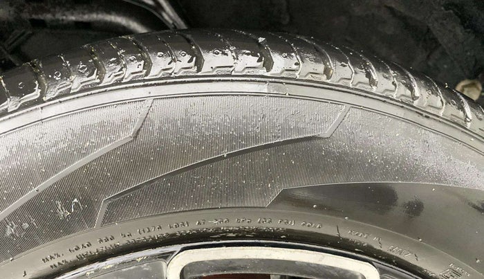 2022 Nissan MAGNITE XE, Petrol, Manual, 40,088 km, Right Rear Tyre Tread
