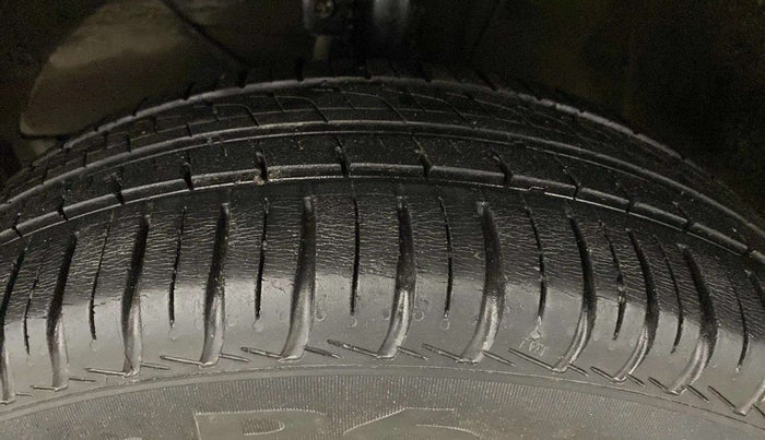 2018 Maruti Baleno DELTA PETROL 1.2, Petrol, Manual, 46,937 km, Left Front Tyre Tread