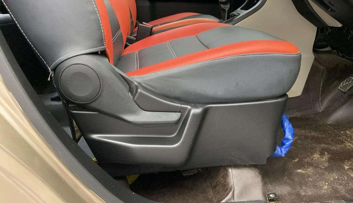 2022 Maruti New Wagon-R VXI CNG 1.0, CNG, Manual, 55,213 km, Driver Side Adjustment Panel