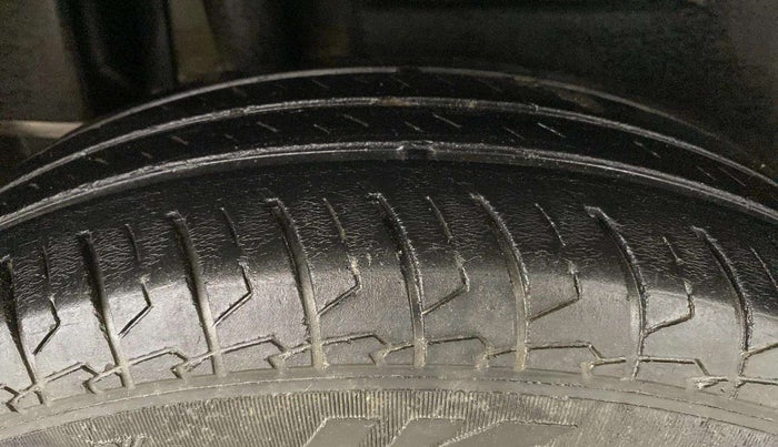 2022 Maruti Dzire VXI CNG, CNG, Manual, 55,981 km, Right Rear Tyre Tread