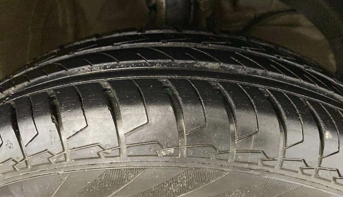 2022 Maruti Dzire VXI CNG, CNG, Manual, 55,981 km, Right Front Tyre Tread