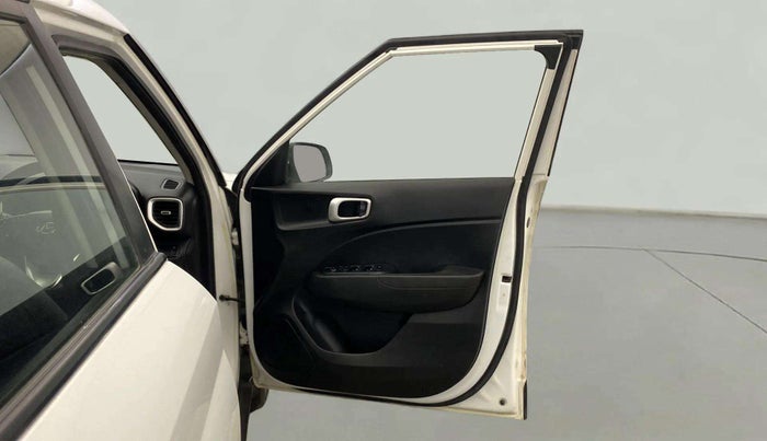 2020 Hyundai VENUE S 1.2, Petrol, Manual, 54,532 km, RHS Front Door