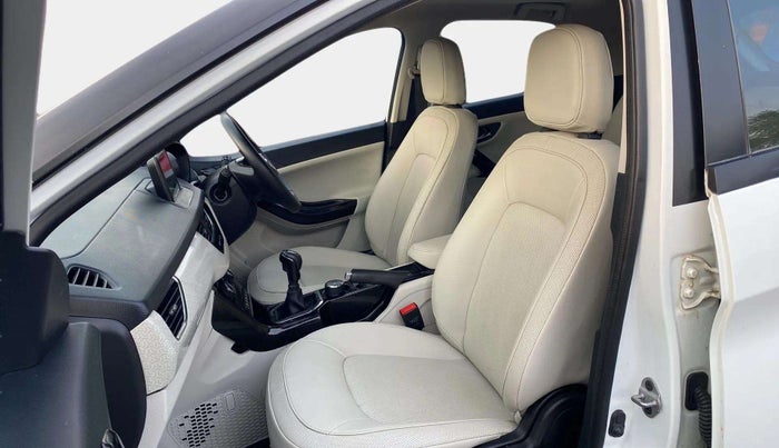 2023 Tata NEXON XZ PLUS LUXURY SUNROOF PETROL, Petrol, Manual, 52,154 km, Right Side Front Door Cabin