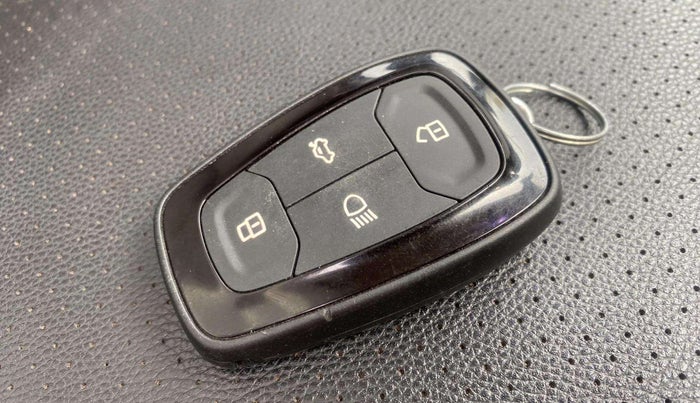 2020 Tata Harrier XZ 2.0L DARK EDITION, Diesel, Manual, 81,371 km, Key Close Up