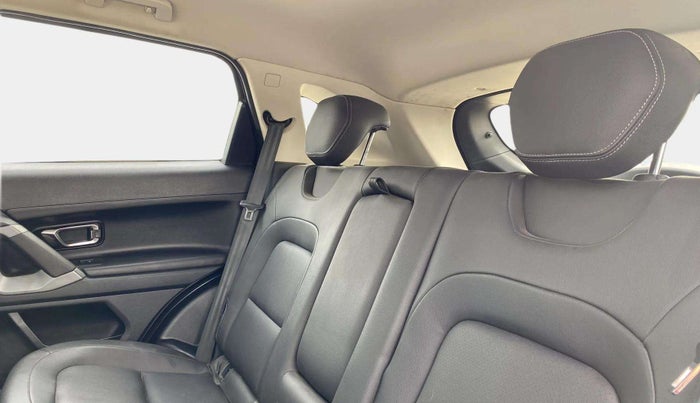 2020 Tata Harrier XZ 2.0L DARK EDITION, Diesel, Manual, 81,371 km, Right Side Rear Door Cabin