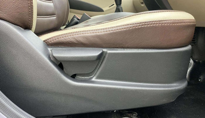 2018 Hyundai Eon MAGNA +, Petrol, Manual, 38,567 km, Driver Side Adjustment Panel