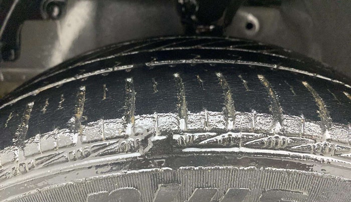 2018 Hyundai Eon MAGNA +, Petrol, Manual, 38,567 km, Left Front Tyre Tread