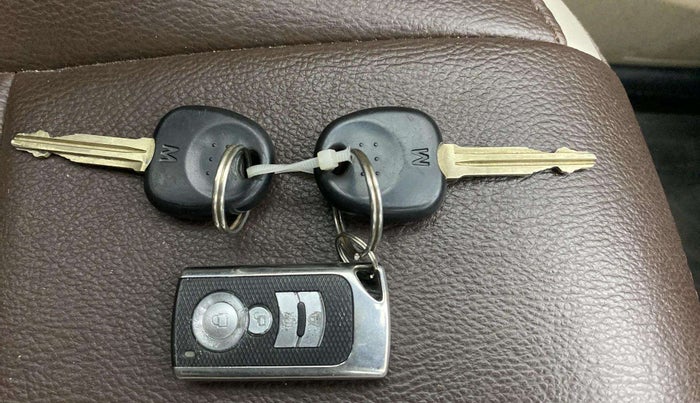 2018 Hyundai Eon MAGNA +, Petrol, Manual, 38,567 km, Key Close Up