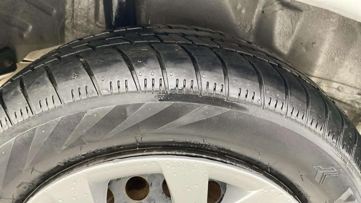2015 Honda Amaze 1.2L I-VTEC S, Petrol, Manual, 85,612 km, Right Rear Tyre Tread