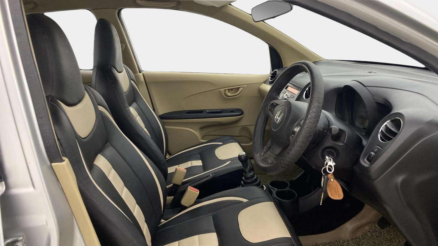 2015 Honda Amaze 1.2L I-VTEC S, Petrol, Manual, 85,612 km, Right Side Front Door Cabin
