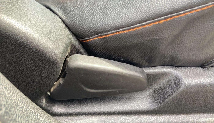 2019 Renault Kwid RXT 0.8 (O), Petrol, Manual, 84,271 km, Driver Side Adjustment Panel