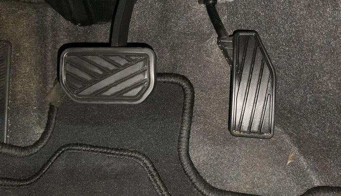 2023 Maruti Swift ZXI PLUS AMT, Petrol, Automatic, 13,587 km, Pedals