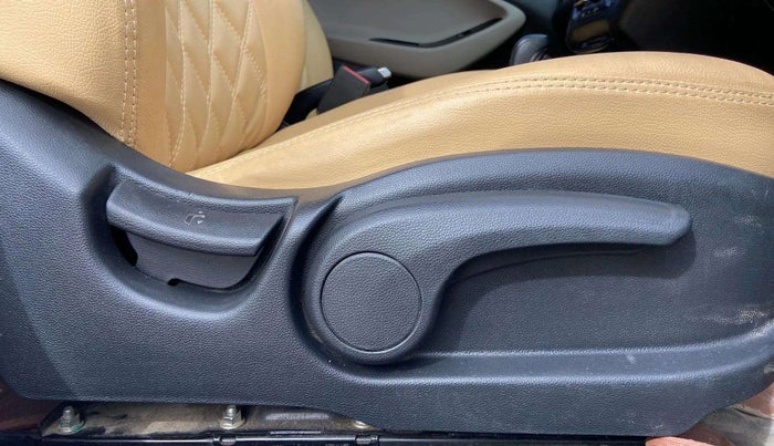2019 Hyundai Elite i20 SPORTZ PLUS  1.2 CVT, Petrol, Automatic, 55,095 km, Driver Side Adjustment Panel