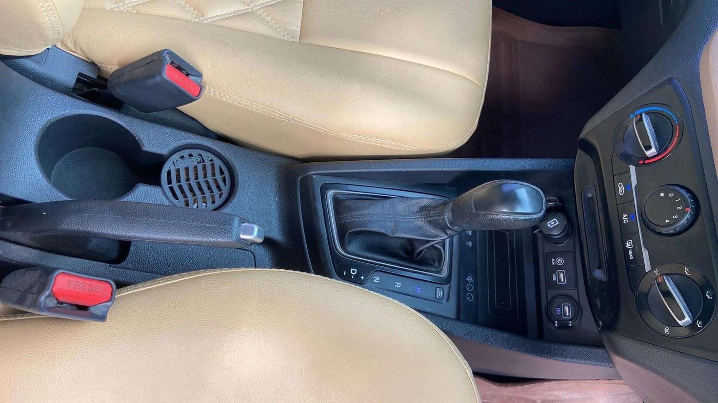 2019 Hyundai Elite i20 SPORTZ PLUS  1.2 CVT, Petrol, Automatic, 55,124 km, Gear Lever
