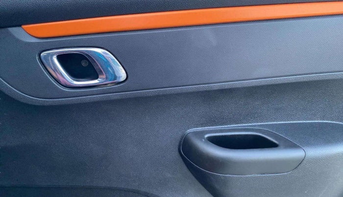 2019 Renault Kwid CLIMBER 1.0 (O), Petrol, Manual, 46,410 km, Driver Side Door Panels Control