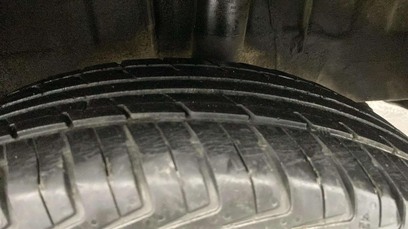 2018 Renault Kwid RXT 1.0, CNG, Manual, 72,428 km, Left Rear Tyre Tread