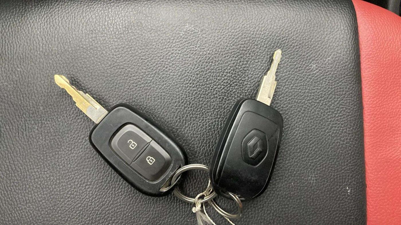 2018 Renault Kwid RXT 1.0, CNG, Manual, 72,428 km, Key Close Up
